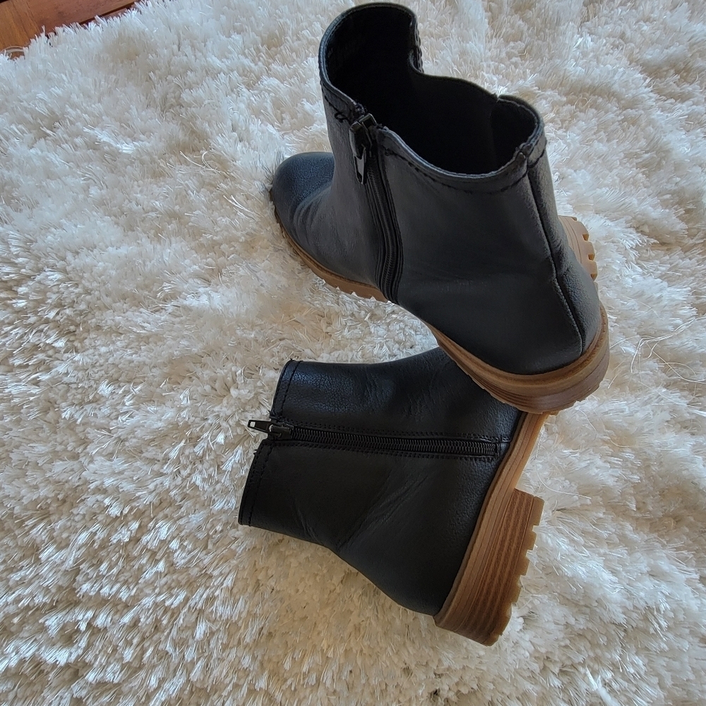 Black Leather Ankle Boots with Elastic Panels - Picture 7 of 9